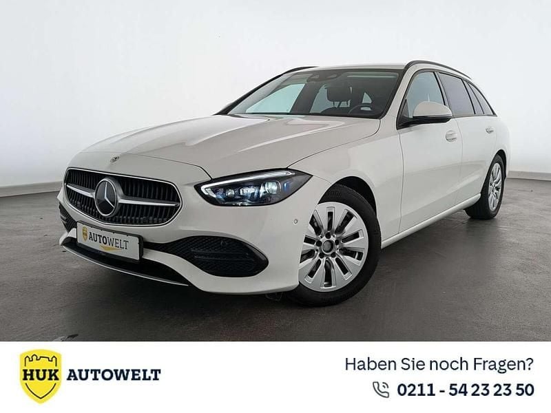 Weiß Gebraucht 2022 Mercedes C200 Limousine | 29.760 € (Superpreis) - Bild 1/3