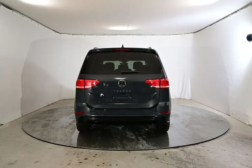 Gebraucht VW Touran Highline 150 PS (110 kW) 2026 Grau Van / Kleinbus