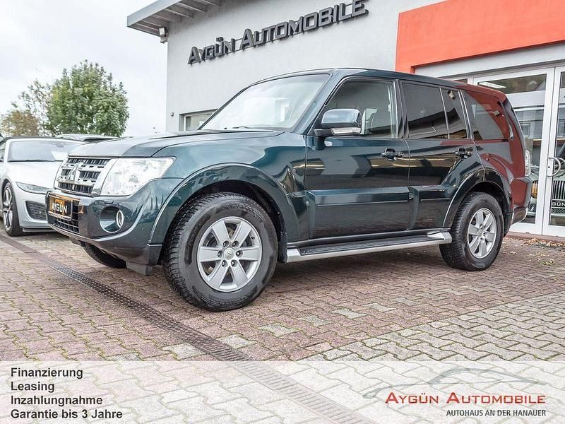 Grün Gebraucht 2013 Mitsubishi Pajero Intense SUV | 9.995 € (Guter Preis) - Bild 1/4