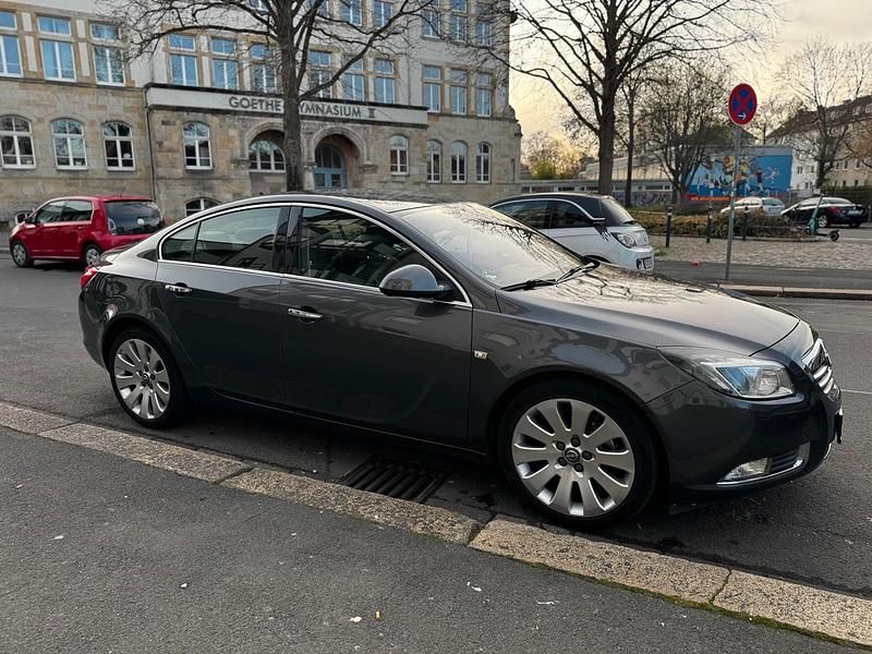 Gebraucht Opel Insignia 160 PS (117 kW) 2011 Grau Limousine