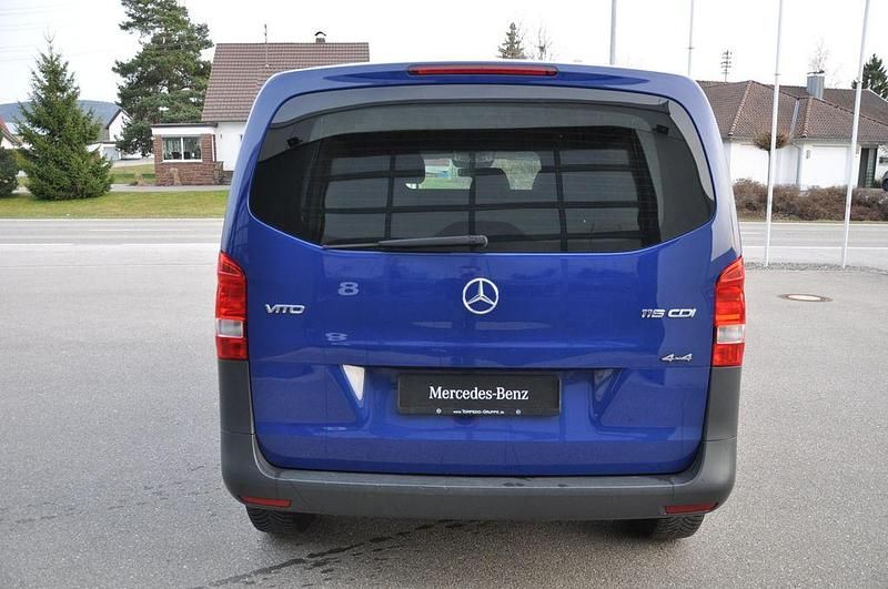 Gebraucht Mercedes Vito 163 PS (119 kW) 2019 Blau Van