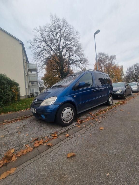 Blau Gebraucht 2003 Mercedes Vaneo Van / Kleinbus | 1.200 € (Guter Preis) - Bild 1/2