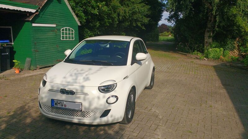 Weiß Gebraucht 2022 Fiat 500e Icon Kleinwagen | 17.999 € (Fairer Preis) - Bild 1/4
