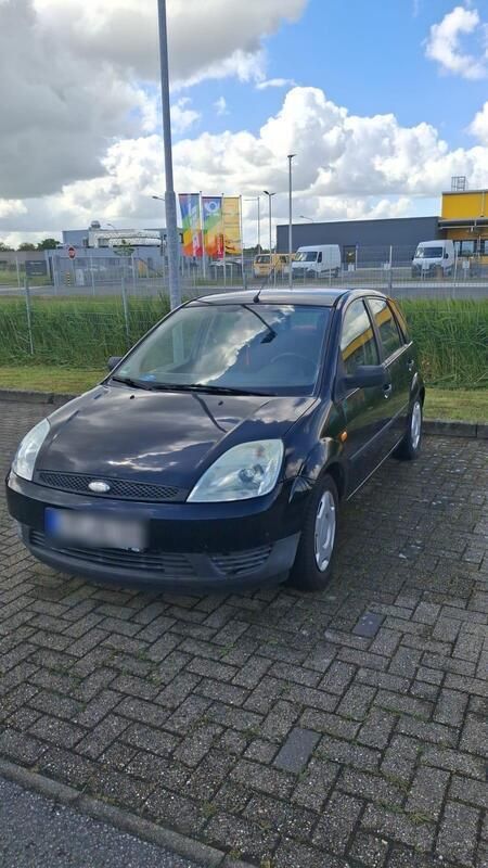 Blau Gebraucht 2004 Ford Fiesta Kleinwagen | 500 € (Fairer Preis) - Bild 1/4