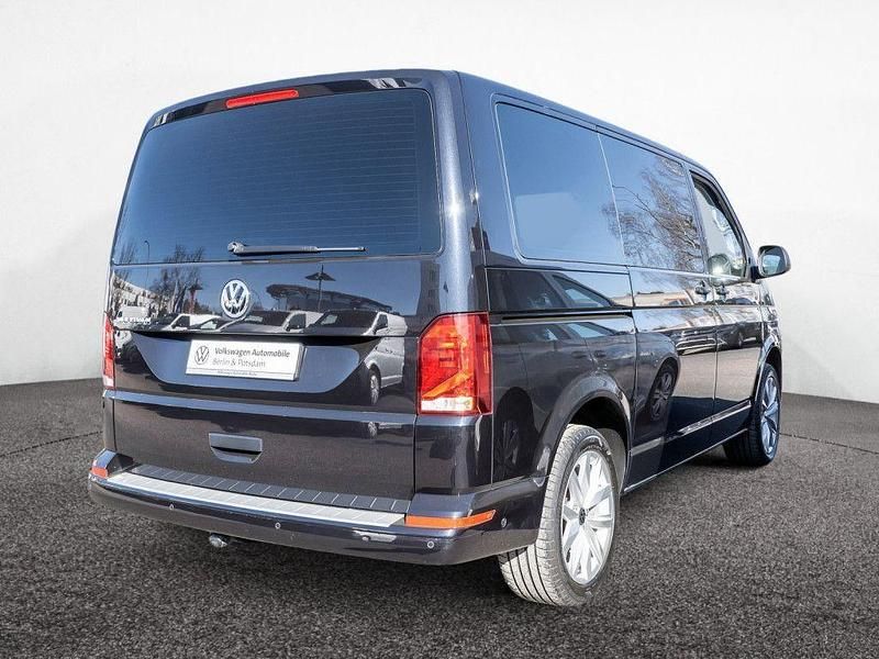 Gebraucht VW Multivan Trendline 150 PS (110 kW) 2022 Deep black perleffekt Van