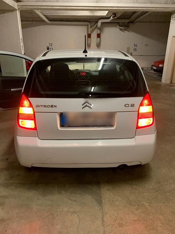 Gebraucht Citroën C2 73 PS (53 kW) 2009 Weiß Kleinwagen