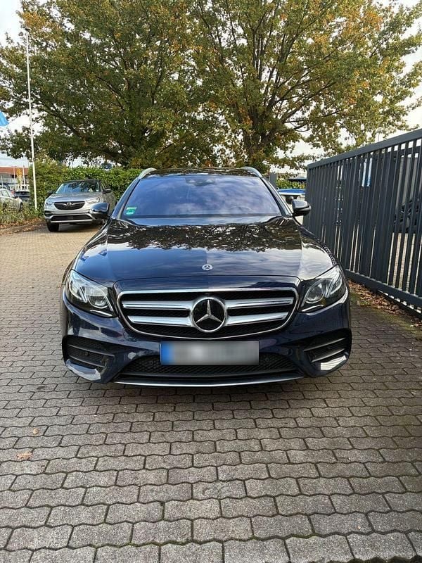 Gebraucht Mercedes E400 AMG line 333 PS (244 kW) 2017 Blau Kombi