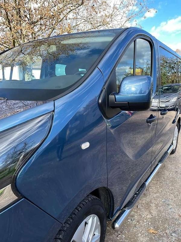 Gebraucht Opel Vivaro Sport 145 PS (106 kW) 2017 Blau Van / Kleinbus