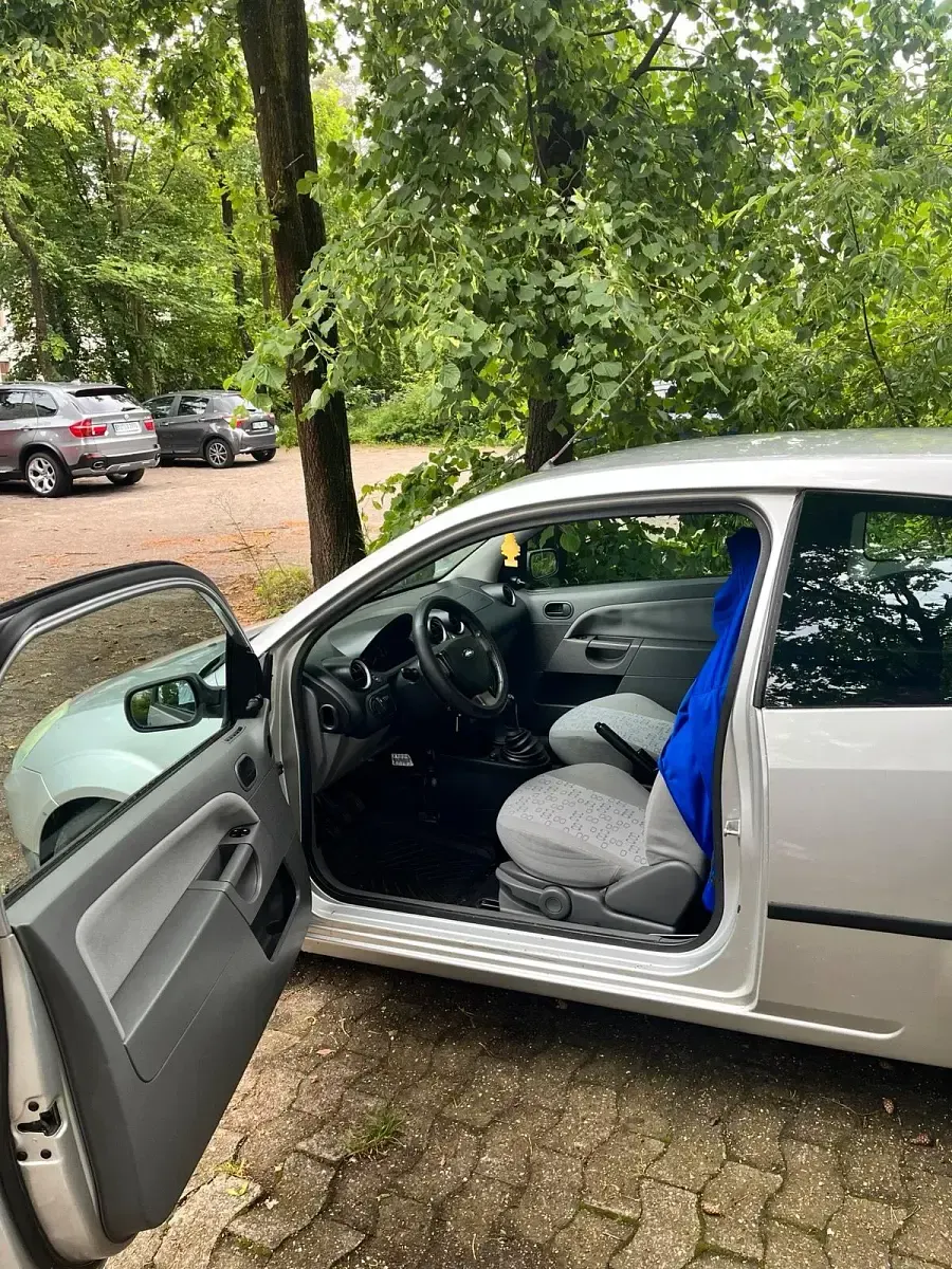 Gebraucht Ford Fiesta 75 PS (55 kW) 2003 Grau Kleinwagen