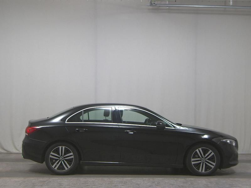 Schwarz Gebraucht 2021 Mercedes A220 Progressive Limousine | 22.980 € (Guter Preis) - Bild 1/4