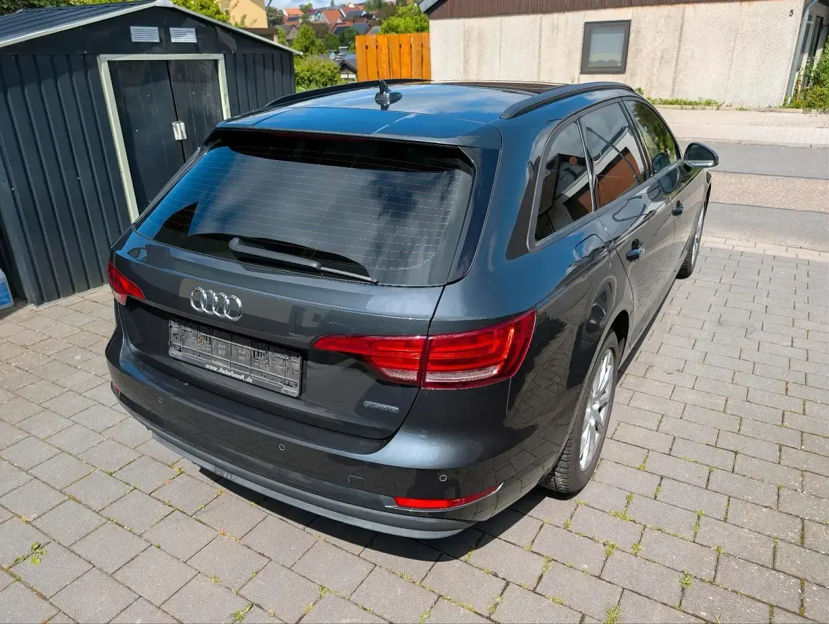 Gebraucht Audi A4 190 PS (139 kW) 2017 Grau Kombi