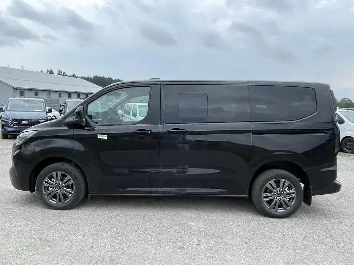 Neu Ford Tourneo Custom Titanium 170 PS (125 kW) 2026 Schwarz, agate black metallic Van