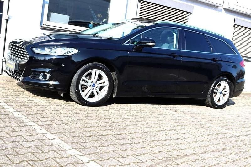 Gebraucht Ford Mondeo Titanium 179 PS (131 kW) 2016 Shadow black Kombi