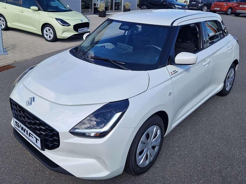 Pure white pearl Neu 2025 Suzuki Swift Club Limousine | 18.540 € - Bild 1/4