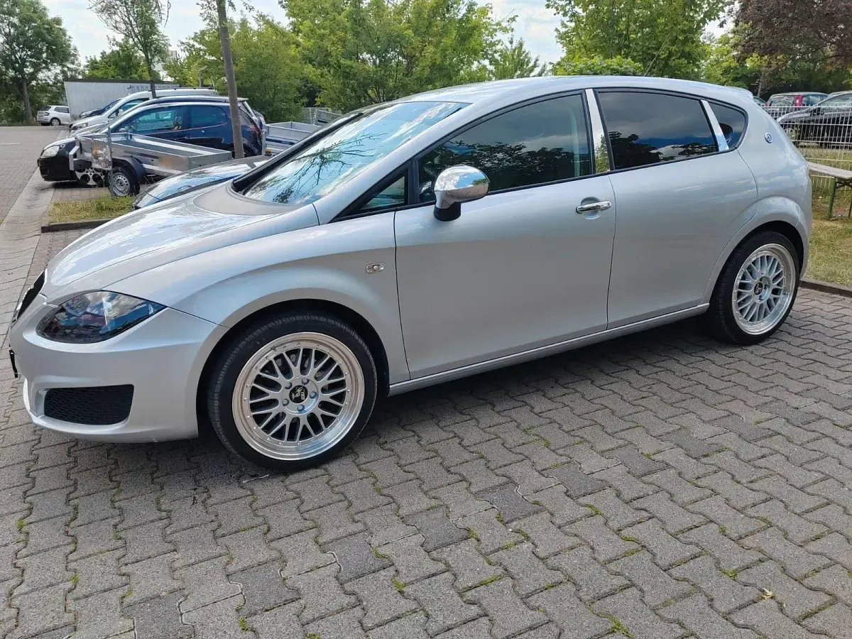 Gebraucht Seat Leon 86 PS (63 kW) 2012 Silber Limousine