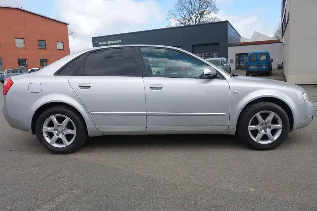 Gebraucht Audi A4 Ambiente 101 PS (74 kW) 2004 Silber Limousine