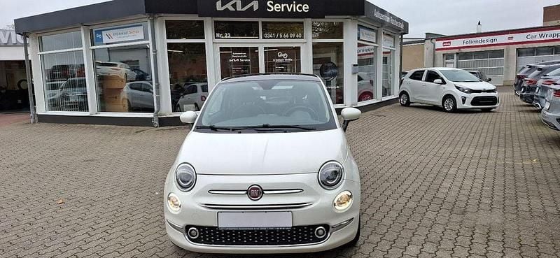 Bianco bianco/ bossa nova/calc Gebraucht 2018 Fiat 500 Lounge Kleinwagen | 8.990 € (Superpreis) - Bild 1/4
