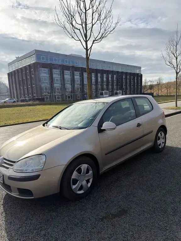 Gebraucht VW Golf V 105 PS (77 kW) 2004 Gelb Kleinwagen