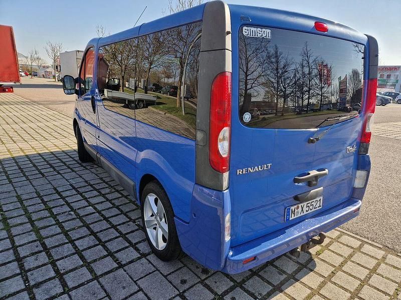 Second-hand Renault Trafic 116 CP (85 kW) 2010 Albastru Monovolum
