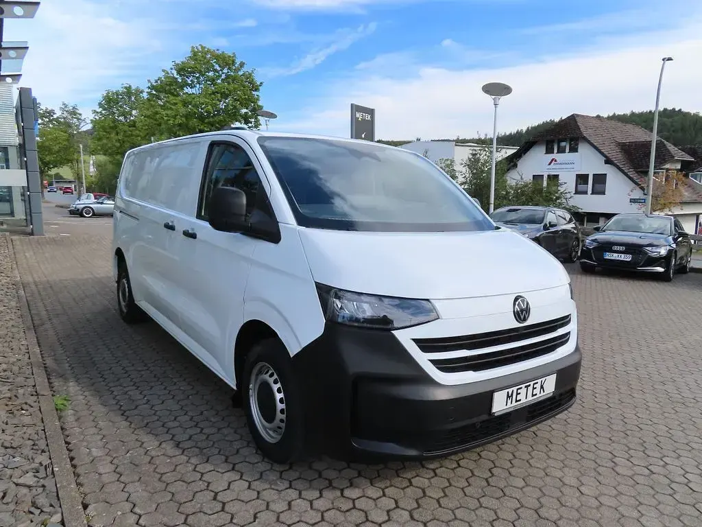 Gebraucht VW T7 150 PS (110 kW) 2025 Weiß Van