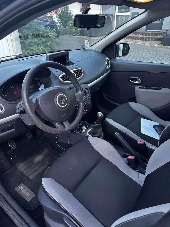 Gebraucht Renault Clio GrandTour 75 PS (55 kW) 2012 Schwarz Kombi