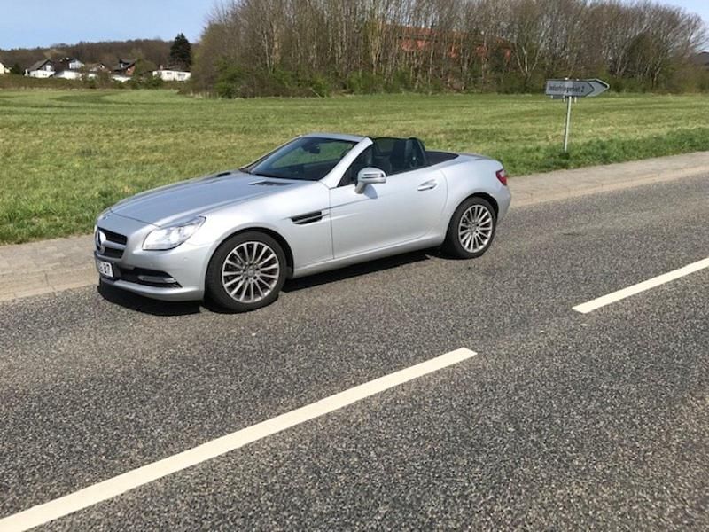 Gebraucht Mercedes SLK200 184 PS (135 kW) 2014 Silber Cabrio