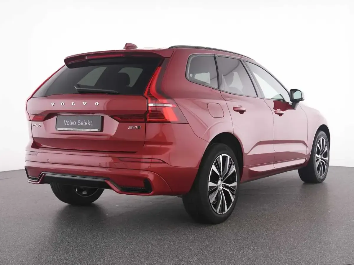 Gebraucht Volvo XC60 145 PS (106 kW) 2023 SUV