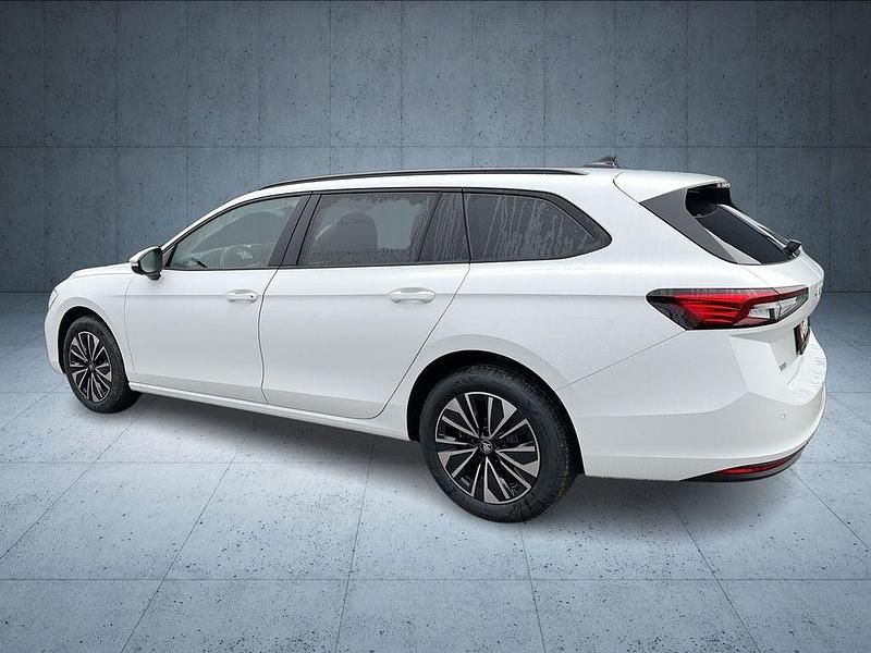 Neu Skoda Superb Selection 150 PS (110 kW) 2026 Kristallweiß Kombi