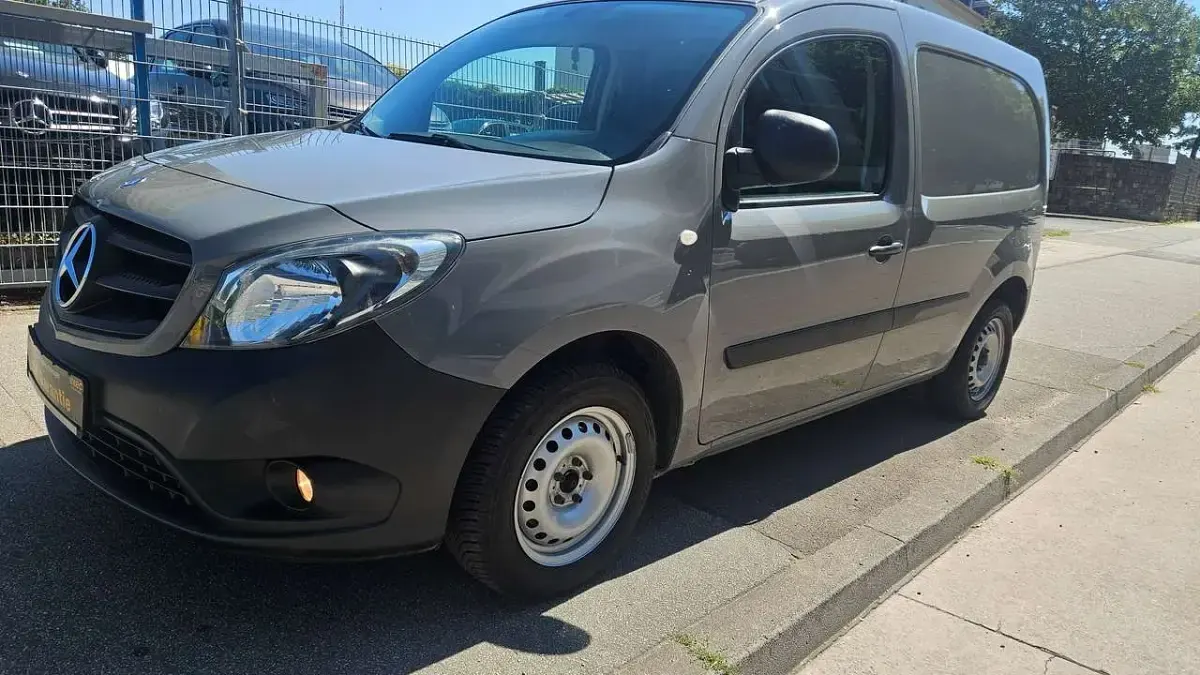 Gebraucht Mercedes Citan 109 90 PS (66 kW) 2017 Grau Van / Kleinbus