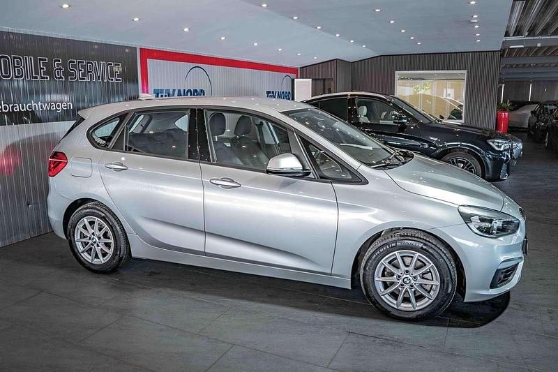 Gebraucht BMW 218 Advantage 136 PS (100 kW) 2016 Glaciersilber metallic Van / Kleinbus