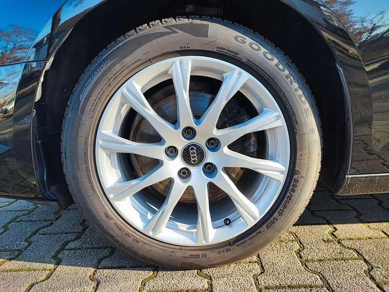 Gebraucht Audi A4 150 PS (110 kW) 2022 Mythosschwarz Kombi