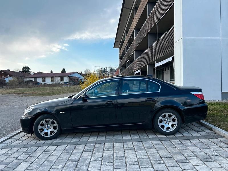 Gebraucht BMW 525 214 PS (157 kW) 2009 Schwarz Limousine