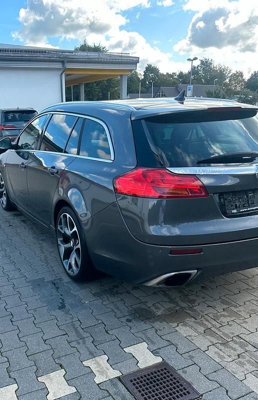 Silber Gebraucht 2012 Opel Insignia OPC Limousine | 8.800 € - Bild 1/4