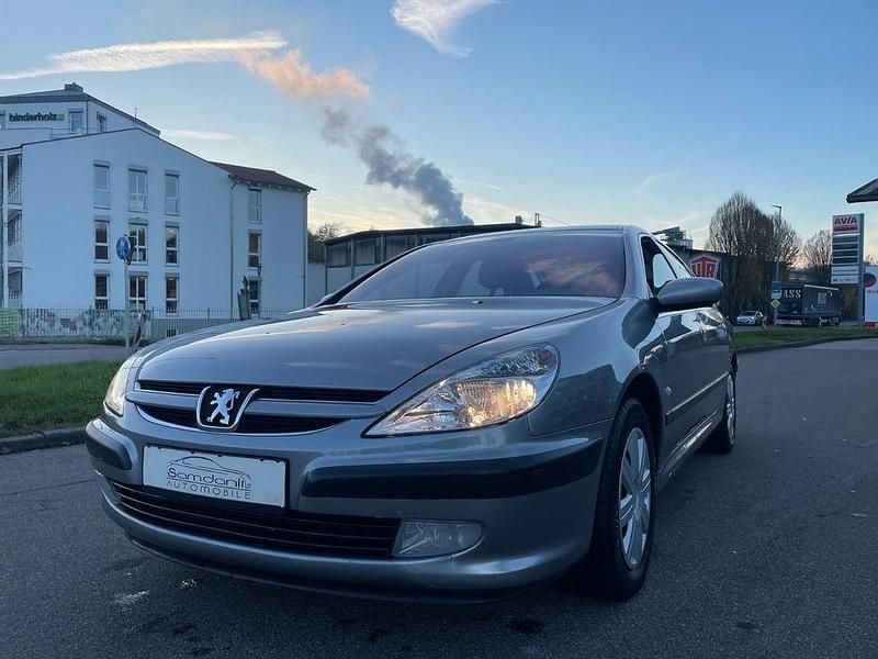 Grau Gebraucht 2004 Peugeot 607 Limousine | 3.450 € (Etwas zu teuer) - Bild 1/4