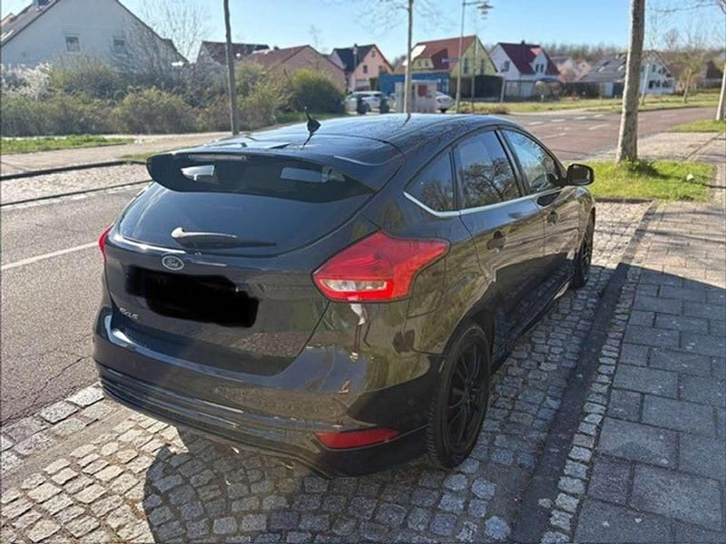 Gebraucht Ford Focus Titanium 150 PS (110 kW) 2015 Schwarz Limousine