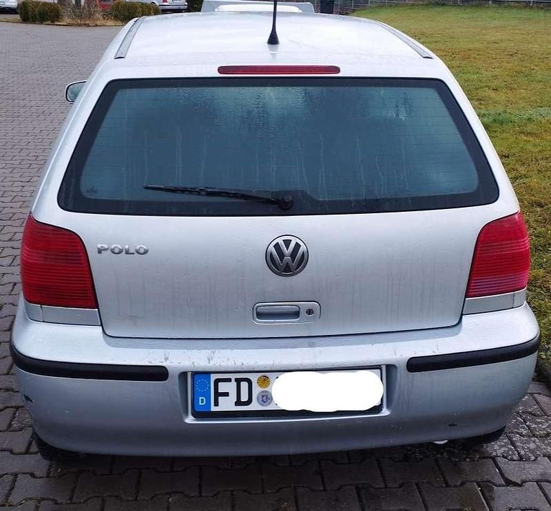 Gebraucht VW Polo 60 PS (44 kW) 2000 Silber Limousine