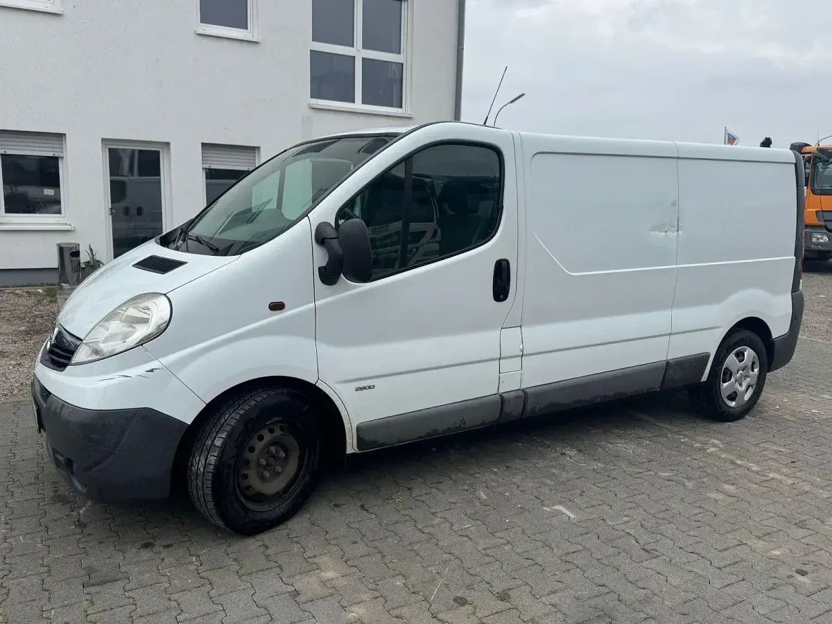 Używany Opel Vivaro 114 KM (83 kW) 2013 Biały Minivan
