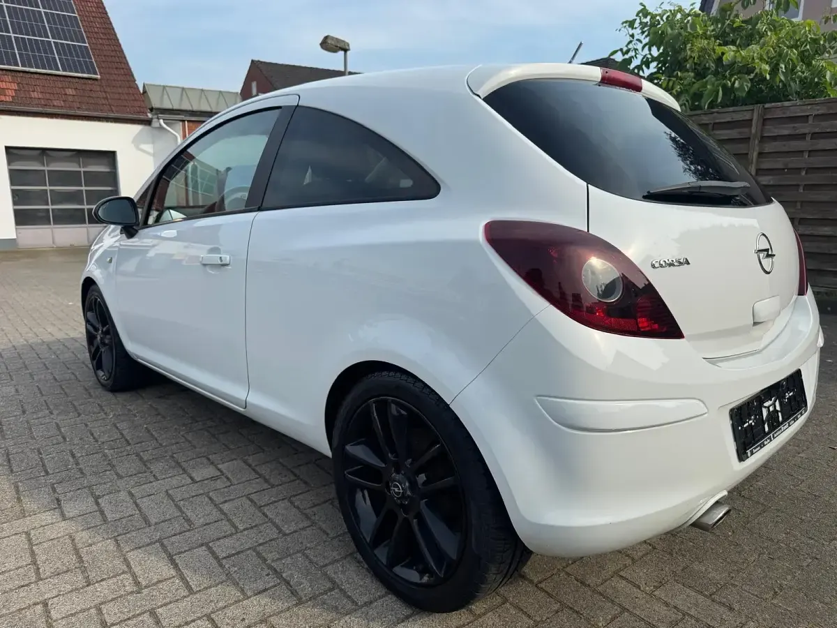Gebraucht Opel Corsa 87 PS (63 kW) 2010 Weiß Kleinwagen
