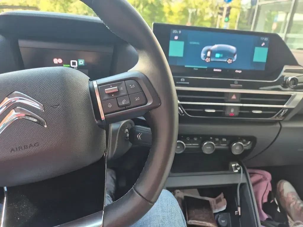 Gebraucht Citroën e-C4 Feel 100 kW (136 PS) 2022 Weiß Limousine