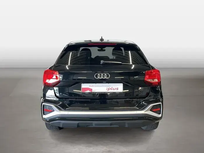 Używany Audi Q2 S-Line 110 KM (80 kW) 2023 Czarny SUV