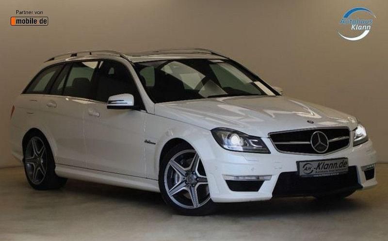 Weiß Gebraucht 2013 Mercedes C63 AMG AMG Limousine | 44.999 € (Teuer) - Bild 1/4