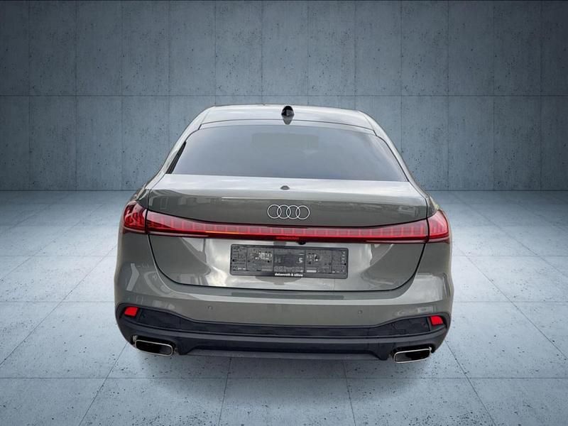 Używany Audi A5 Performance 150 KM (110 kW) 2024 Szary Sedan/Limuzyna
