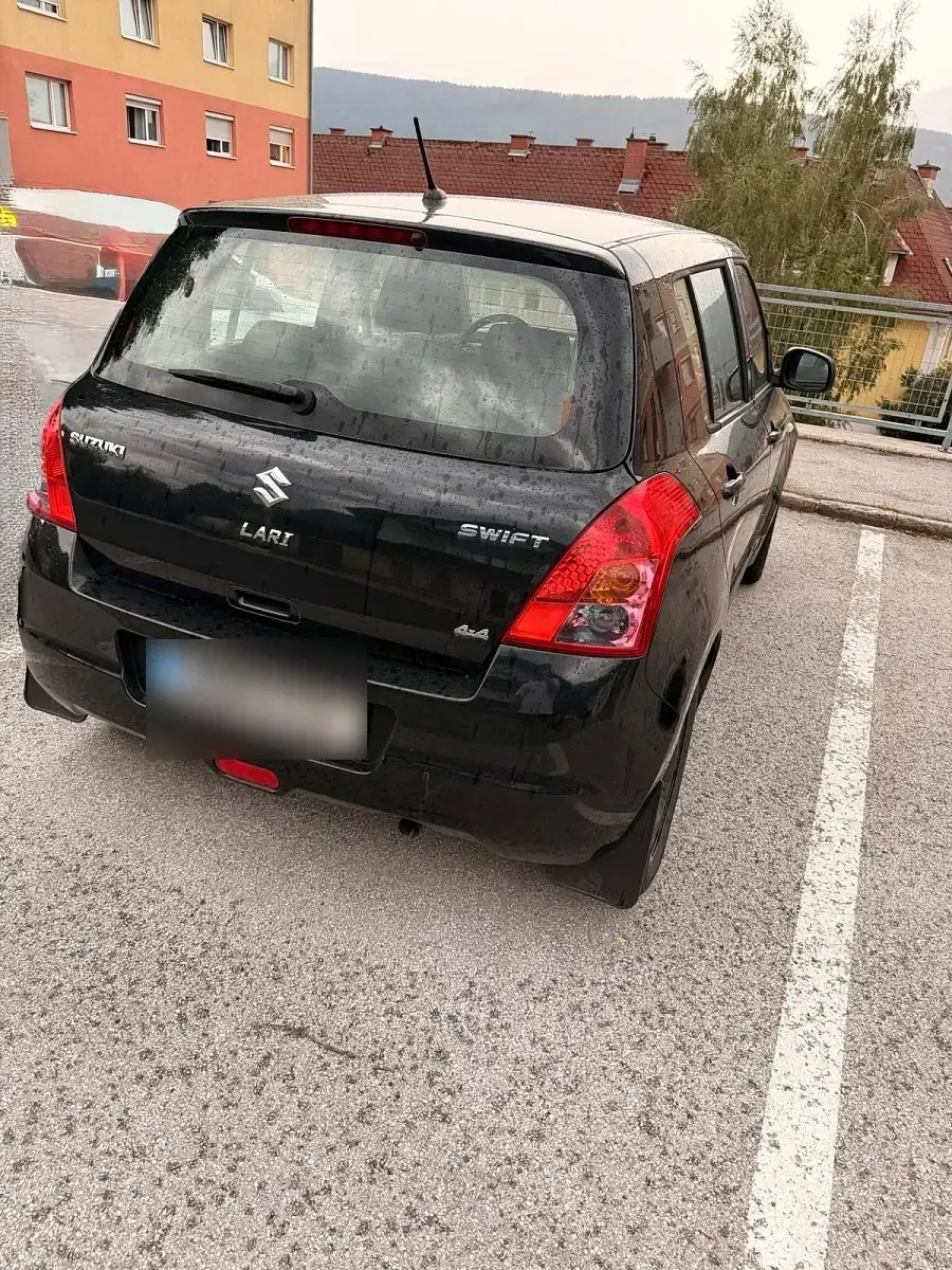 Gebraucht Suzuki Swift 90 PS (66 kW) 2009 Schwarz Kleinwagen