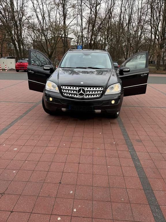 Gebraucht Mercedes ML280 190 PS (139 kW) 2007 Schwarz SUV