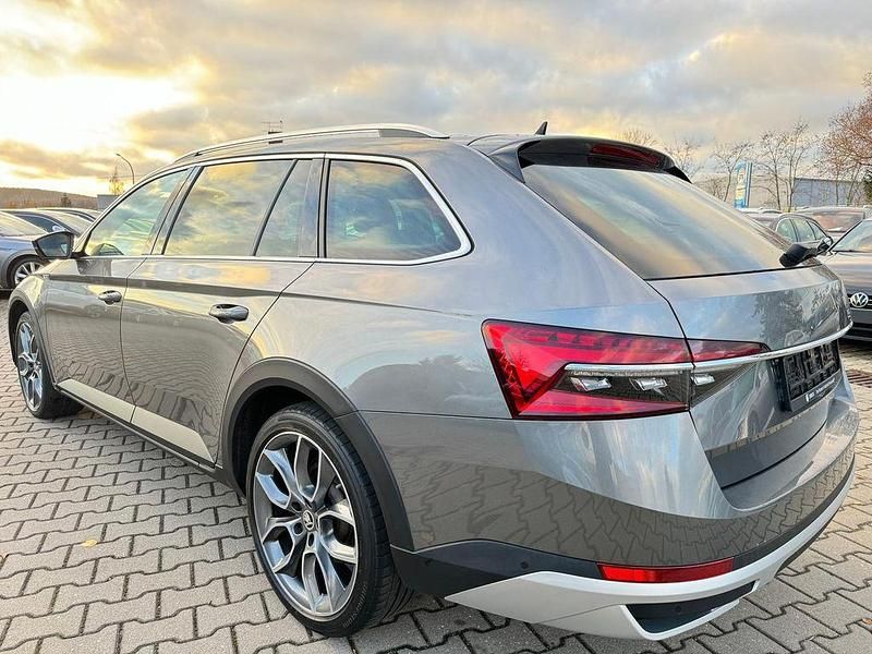 Gebraucht Skoda Superb Scout 4x4 200 PS (147 kW) 2022 Grau Limousine