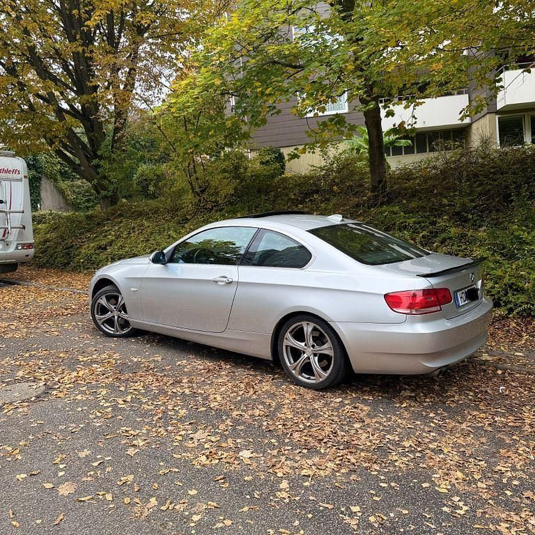 Gebraucht BMW 325 Sport Line 218 PS (160 kW) 2006 Silber Coupé