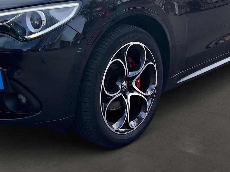 Gebraucht Alfa Romeo Stelvio Veloce 209 PS (153 kW) 2022 Colore esterno (nero vulcano, SUV