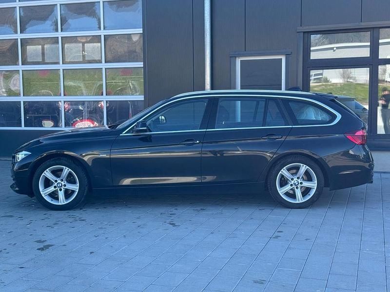 Gebraucht BMW 318 Sport Line 150 PS (110 kW) 2018 Schwarz Kombi