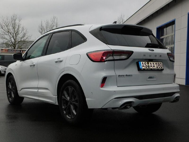 Usado Ford Kuga ST-Line 151 HP (111 kW) 2024 Branco SUV