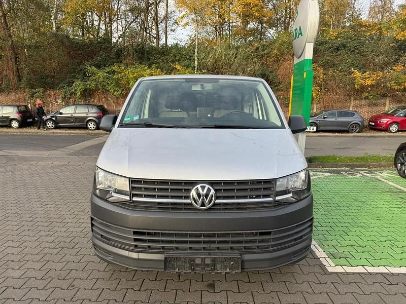 Gebraucht VW Transporter 150 PS (110 kW) 2019 Silber Van